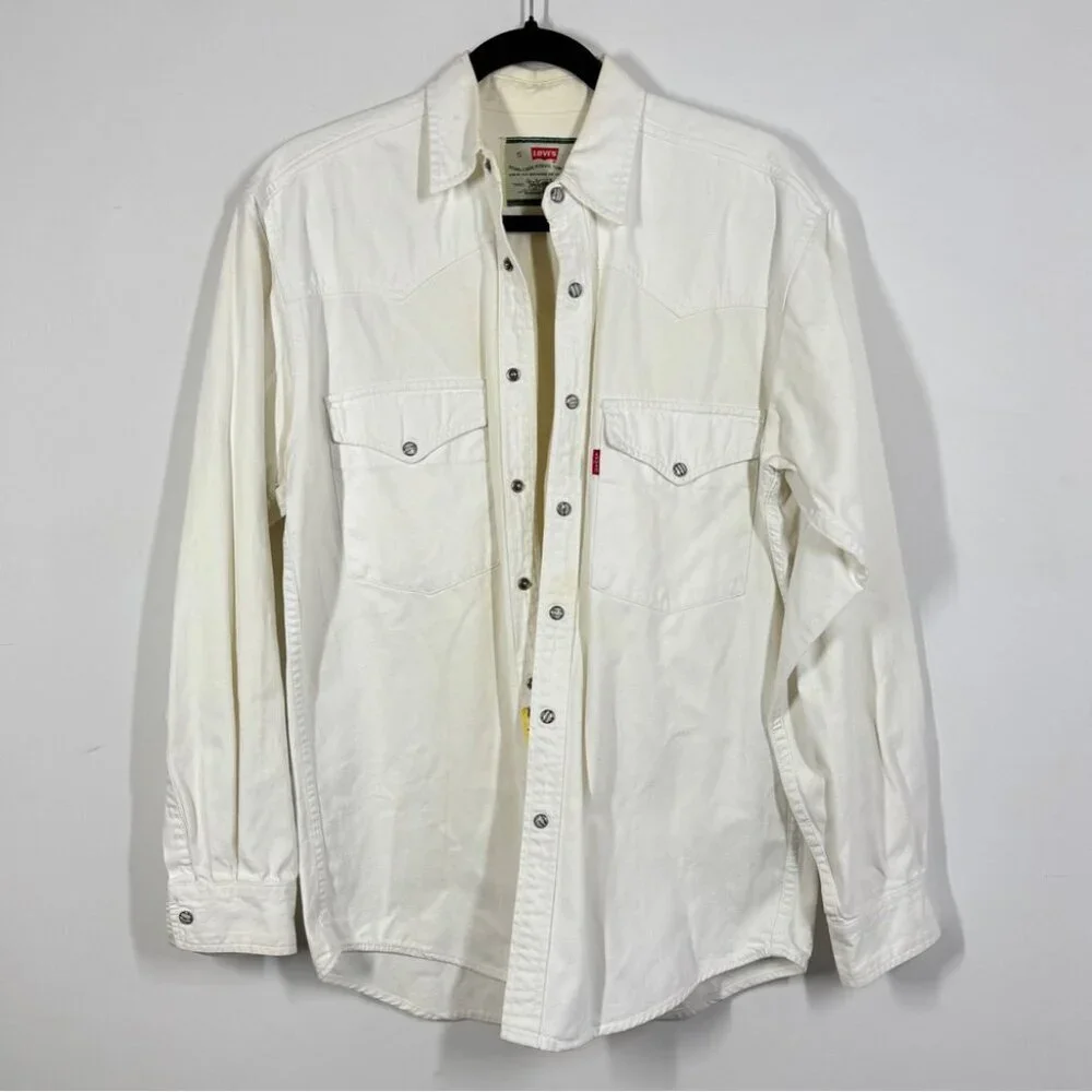 Vintage Levi’s White Western Button Up Shirt Mens Size S Classic Denim Style